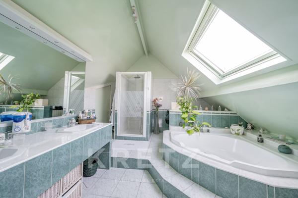 Propriété avec jardin et terrasse avec vue sur la Tour Eiffel