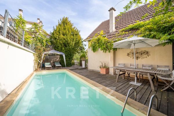 Propriété avec jardin et terrasse avec vue sur la Tour Eiffel