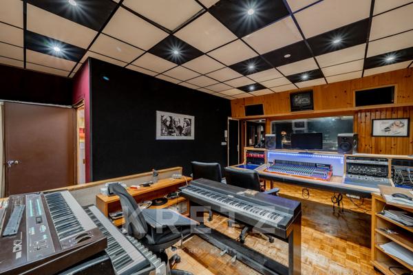 Propriété avec jardin et terrasse avec vue sur la Tour Eiffel