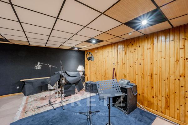 Propriété avec jardin et terrasse avec vue sur la Tour Eiffel