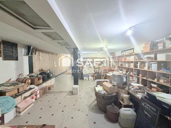 IMMEUBLE DE 3 LOGEMENTS + LOCAL COMMERCIAL AU CENTRE VILLE DE NIORT