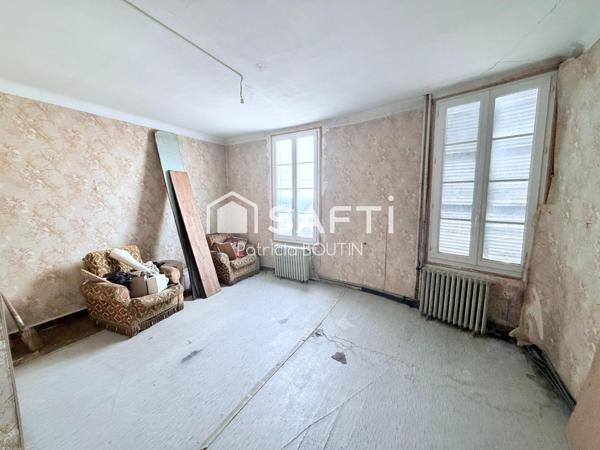 IMMEUBLE DE 3 LOGEMENTS + LOCAL COMMERCIAL AU CENTRE VILLE DE NIORT