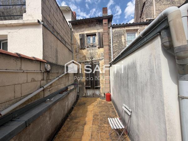 IMMEUBLE DE 3 LOGEMENTS + LOCAL COMMERCIAL AU CENTRE VILLE DE NIORT
