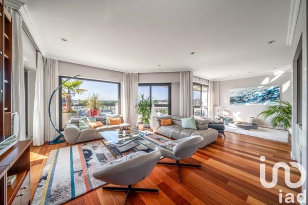 Appartement à vendre 7 pièces 239 m² Suresnes