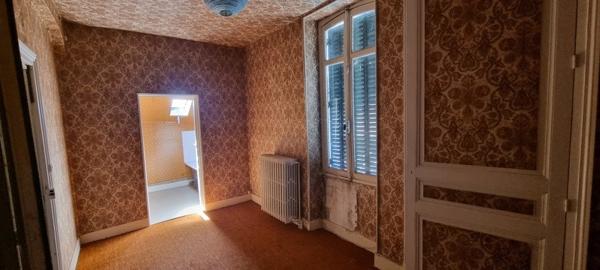 Maison 103 740 € Évaux-les-Bains 7 p 123 m² DPE G