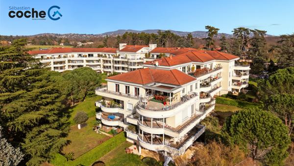 Charbonnières-les-Bains (69260) CHARBONNIÈRES - Rooftop 143m² avec solarium de 100 m²