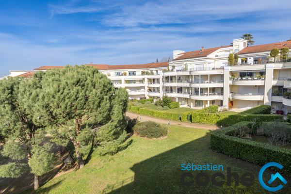 Charbonnières-les-Bains (69260) CHARBONNIÈRES - Rooftop 143m² avec solarium de 100 m²