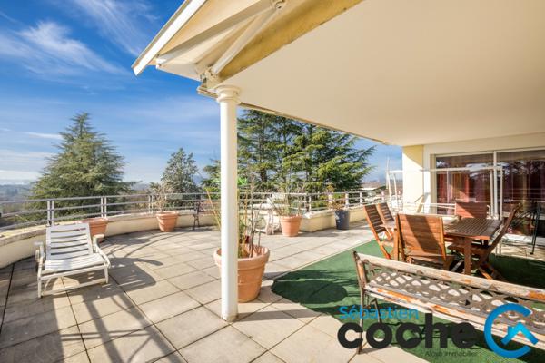 Charbonnières-les-Bains (69260) CHARBONNIÈRES - Rooftop 143m² avec solarium de 100 m²