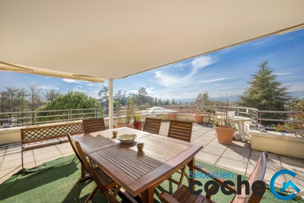 Charbonnières-les-Bains (69260) CHARBONNIÈRES - Rooftop 143m² avec solarium de 100 m²