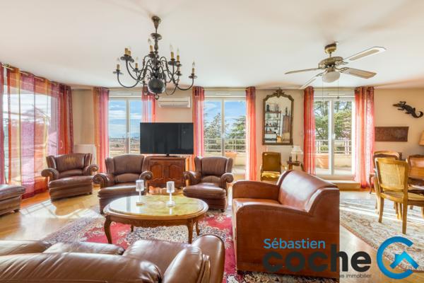 Charbonnières-les-Bains (69260) CHARBONNIÈRES - Rooftop 143m² avec solarium de 100 m²