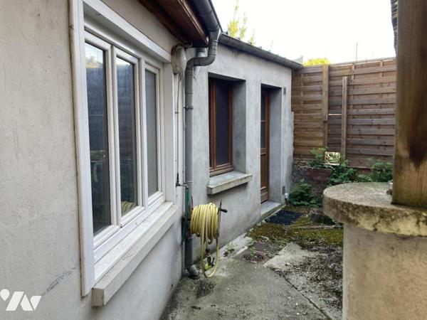 SAINT NICOLAS - MAISON DE VILLE A RENOVER