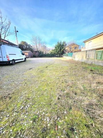 TERRAIN PLAT OULLINS