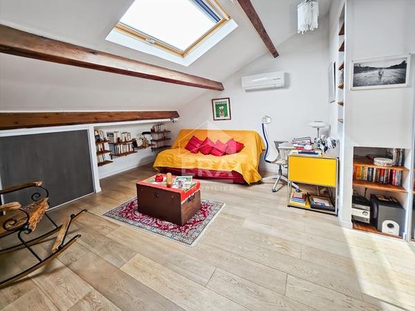 EXCLUSIVITE - SEPTÈMES-LES-VALLONS ? Haut de villa T5  d'environ 113m2