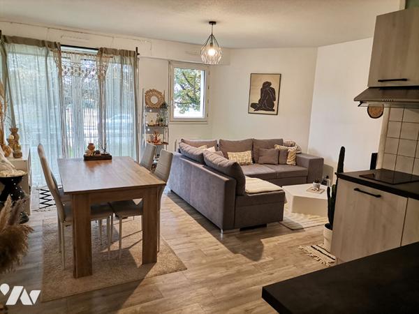 PACE - Appartement T2 de 43 m² et place de stationnement privative