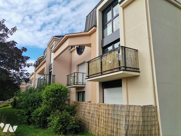 PACE - Appartement T2 de 43 m² et place de stationnement privative