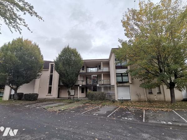 PACE - Appartement T2 de 43 m² et place de stationnement privative