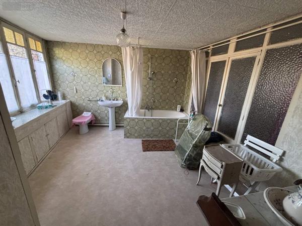 Maison à vendre à Saint-Calais dans la Sarthe (72120), ref : 101/1979