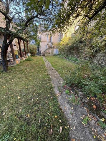 Maison à vendre à Saint-Calais dans la Sarthe (72120), ref : 101/1979