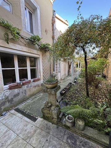 Maison à vendre à Saint-Calais dans la Sarthe (72120), ref : 101/1979