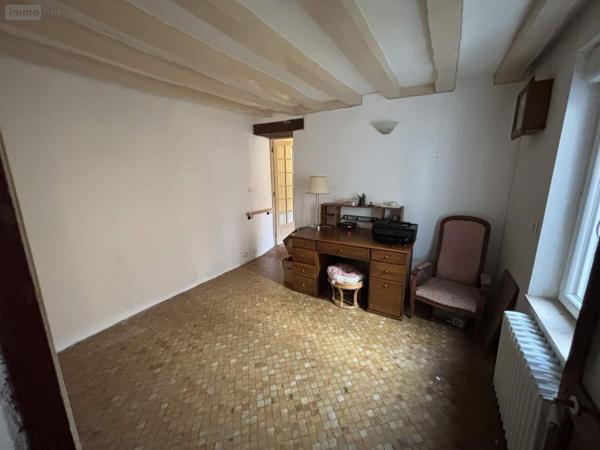 Maison à vendre à Saint-Calais dans la Sarthe (72120), ref : 101/1979