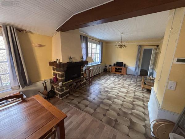 Maison à vendre à Saint-Calais dans la Sarthe (72120), ref : 101/1979