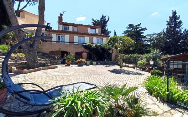 Maison à vendre    5 pièces •  Narbonne