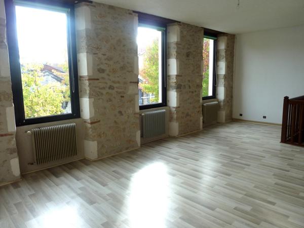 Appartement à louer à CASTELJALOUX (47700).