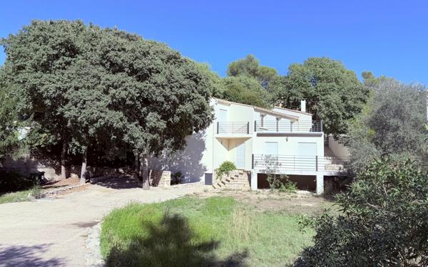 Maison à vendre    4 pièces •  Nîmes