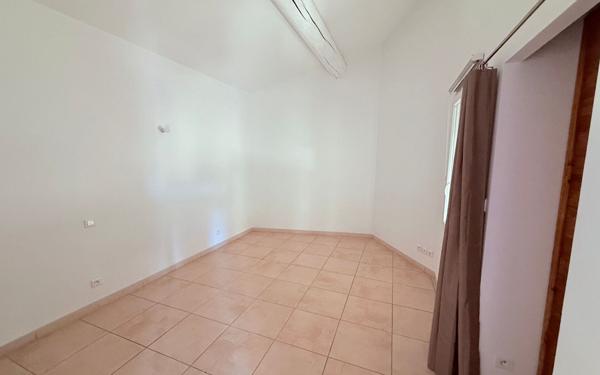 Maison à vendre    4 pièces •  Nîmes