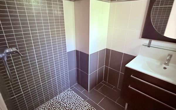 Maison à vendre    4 pièces •  Nîmes