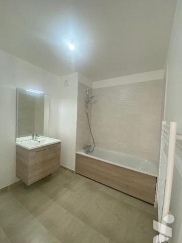 ETAPLES 
Appartement neuf T3 77 m2 2 chambres avec balcon et emplacement de parking privatif couvert