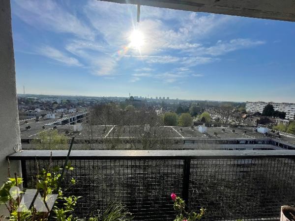 LILLE SAINT-MAUR – Superbe T4 de 97 m² avec terrasse, vue dégagée, garage et ascenseur.