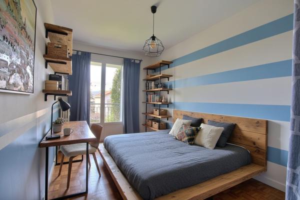 EXCLUSIVITE CLERMONT-FERRAND, COTES DE CLERMONT Bel appartement avec quatre chambres et grand garage