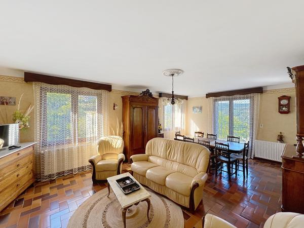 Sud Ardèche - Les Vans  : Maison avec Vue - Garage et Dépendance - Terrain 3258 m2