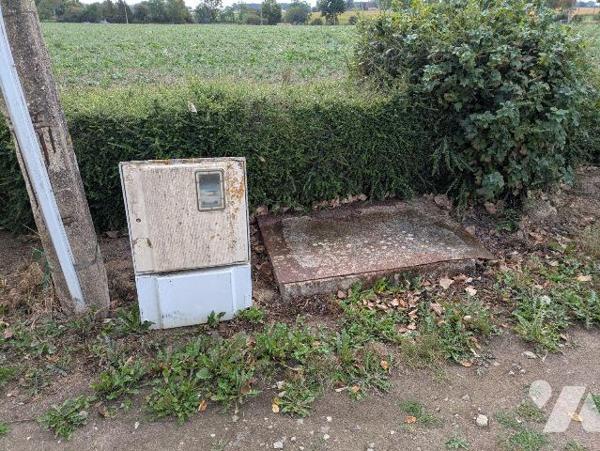 Exclusivité.A l'extérieur de Wormhout, bâtiment en bon état (ancien poulailler) d'une surface d...