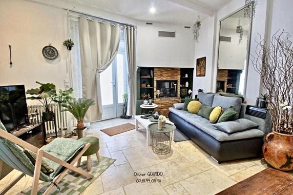 Maison 4 pièces de 98 m2 avec patio et bassin de relaxation