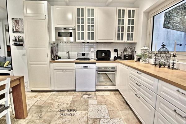 Maison 4 pièces de 98 m2 avec patio et bassin de relaxation