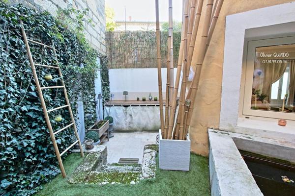 Maison 4 pièces de 98 m2 avec patio et bassin de relaxation