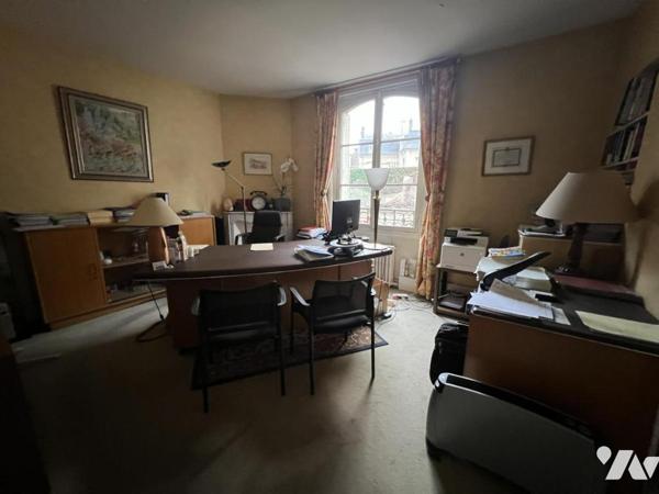 SENLIS CENTRE VILLE maison 8 pièces / jardin / garage