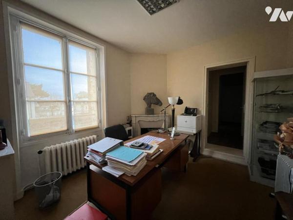 SENLIS CENTRE VILLE maison 8 pièces / jardin / garage