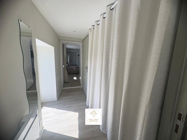 Plouguerneau (29880) Sylvie Tromelin vous présente cette MAISON EN PIERRE de 123 M2 habitables avec DOUBLE-GARAGE et CARPORT.