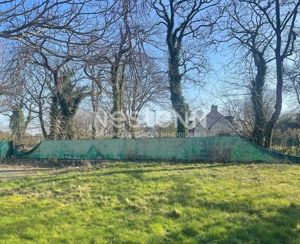 TERRAIN A BÂTIR - BOURG DE GRAND-CHAMP