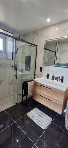 Maison à vendre 6 pièces et grandes dépendances (35)