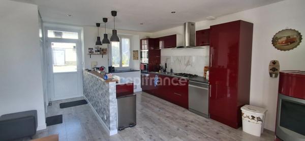 Maison à vendre 6 pièces et grandes dépendances (35)