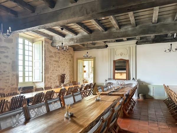 A vendre proche de MARCIAC (32) - Château de 32 pièces - 1540 m2 habitables - Domaine de 5,8 hectares