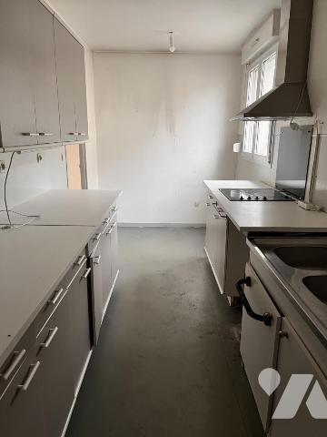 Appartement de type 4 avec deux terrasses, cave et garage