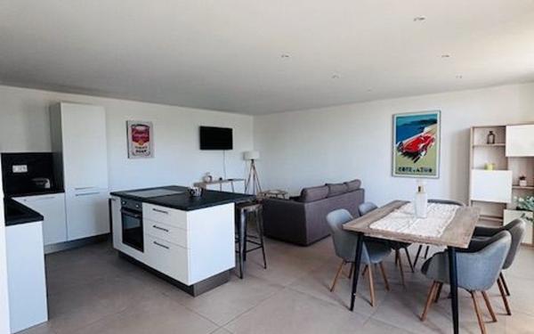 Appartement à vendre    3 pièces • 81,70 m2 Albigny-sur-Saône