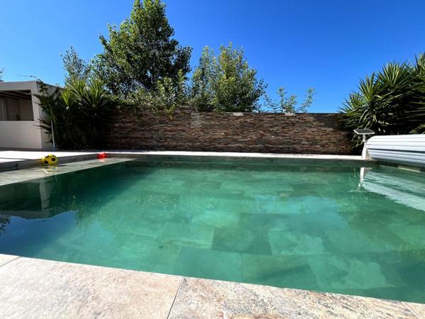 Magnifique villa de standing de 170 m²  sur un terrain 4 faces  avec piscine dans un secteur prisé
