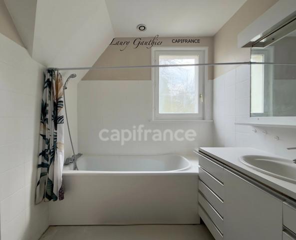 MAISON INDIVIDUELLE – 176 m² – 5 CHAMBRES – GRAND JARDIN 2 500 m² – DOUBLE GARAGE – ENVIRONNEMENT CALME