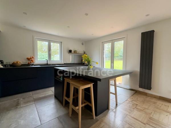 MAISON INDIVIDUELLE – 176 m² – 5 CHAMBRES – GRAND JARDIN 2 500 m² – DOUBLE GARAGE – ENVIRONNEMENT CALME